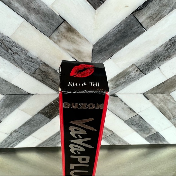 Buxom shiny liquid lipstick kiss e tell - Picture 2 of 3